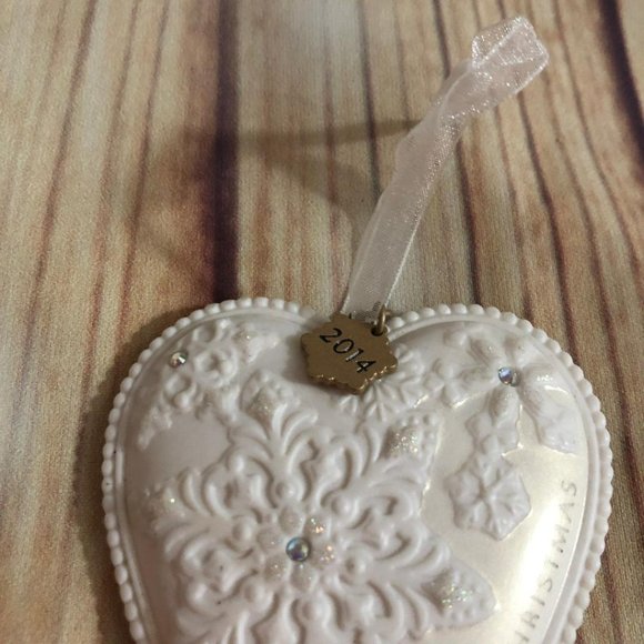 Hallmark 2014 - Our First Christmas - Porcelain Heart - Keepsake Ornament - EUC - Picture 3 of 7